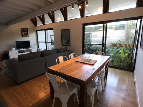 Treetops Everglades Villa - Accommodation Main Beach 9