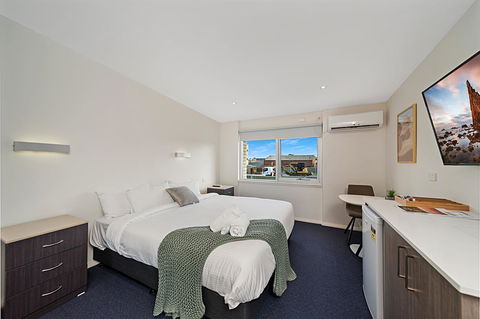 Carlton Suites - Accommodation Main Beach 2