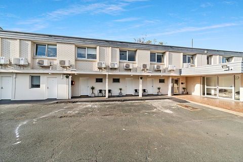Carlton Suites - Accommodation Main Beach 25