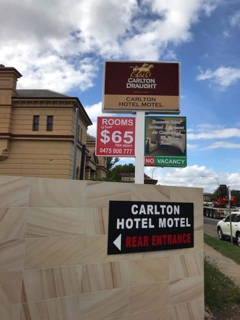 Carlton Suites - Accommodation Main Beach 24