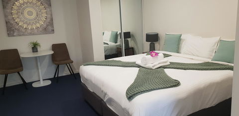 Carlton Suites - Accommodation Main Beach 17