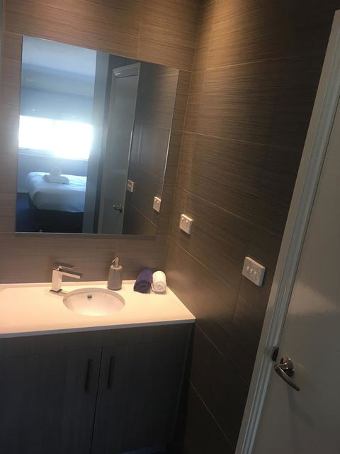 Carlton Suites - Accommodation Main Beach 31
