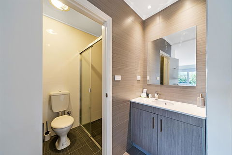 Carlton Suites - Accommodation Main Beach 3