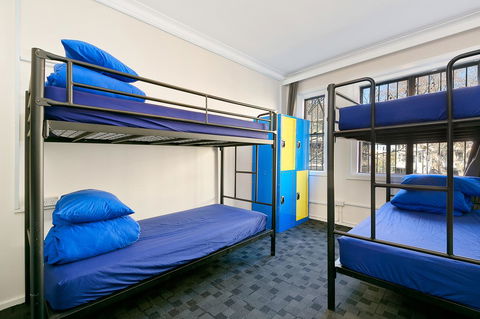 Mad Monkey Downtown - Accommodation Main Beach 10