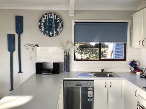 Lakeview Cottage - Accommodation Main Beach 2