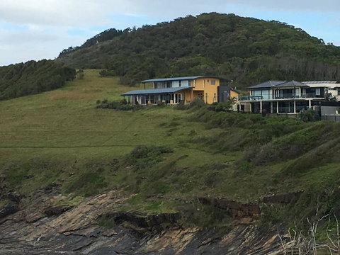 OceanScape Luxury Beachfront Villas - Accommodation Main Beach 11