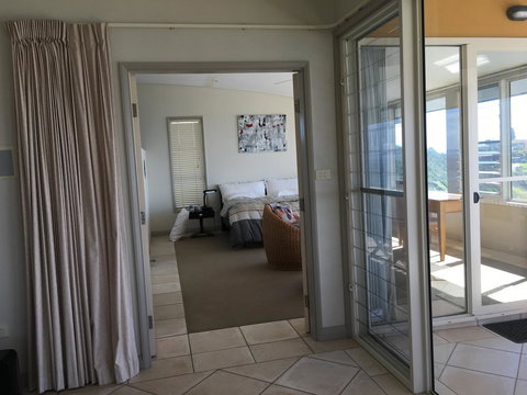 OceanScape Luxury Beachfront Villas - Accommodation Main Beach 17