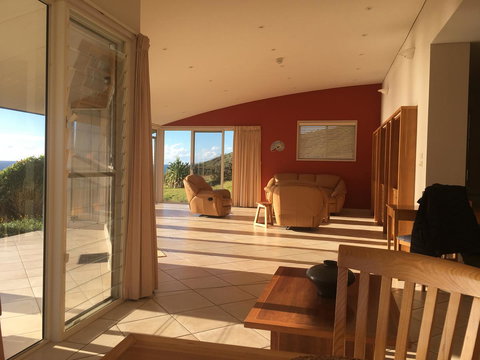 OceanScape Luxury Beachfront Villas - Accommodation Main Beach 10
