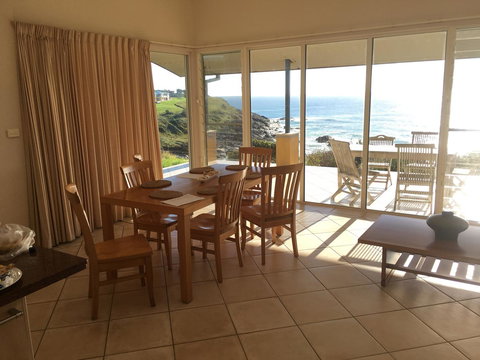 OceanScape Luxury Beachfront Villas - Accommodation Main Beach 19