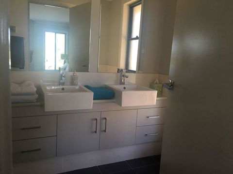 Sydney Amazing Holiday Home Bridal BnB - Accommodation Main Beach 10