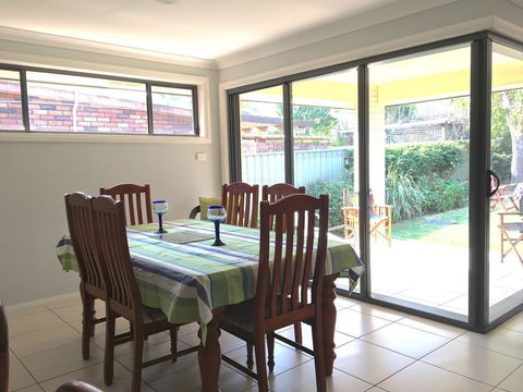 Sydney Amazing Holiday Home Bridal BnB - Accommodation Main Beach 2
