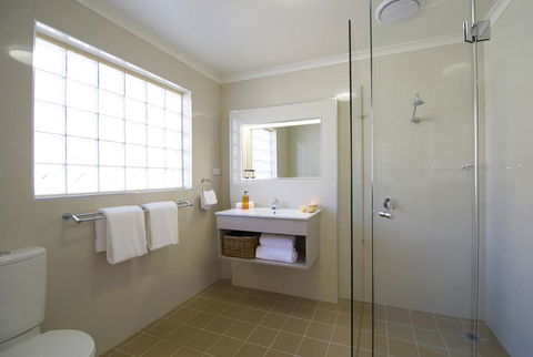 Marty's @ Little Beach - Accommodation Main Beach 1