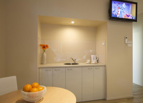 Marty's @ Little Beach - Accommodation Main Beach 22