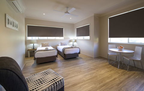 Marty's @ Little Beach - Accommodation Main Beach 21