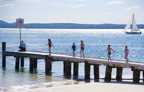 Marty's @ Little Beach - Accommodation Main Beach 32