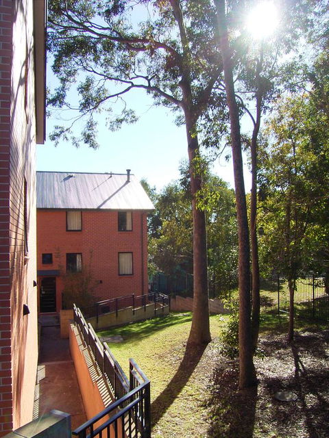 Sydney University Village - Accommodation Main Beach 20