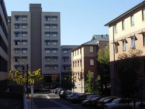 Sydney University Village - Accommodation Main Beach 14