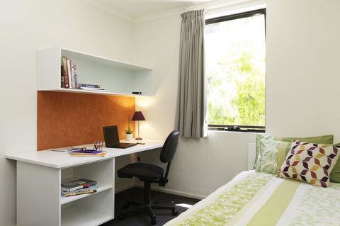 Sydney University Village - Accommodation Main Beach 27