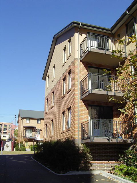 Sydney University Village - Accommodation Main Beach 7