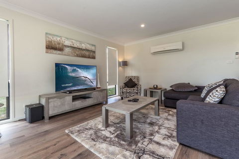 Horizons Retreat & Golf, Villa 133 - Accommodation Main Beach 1