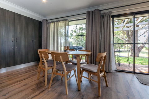 Horizons Retreat & Golf, Villa 133 - Accommodation Main Beach 4