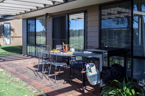 Horizons Retreat & Golf, Villa 133 - Accommodation Main Beach 16