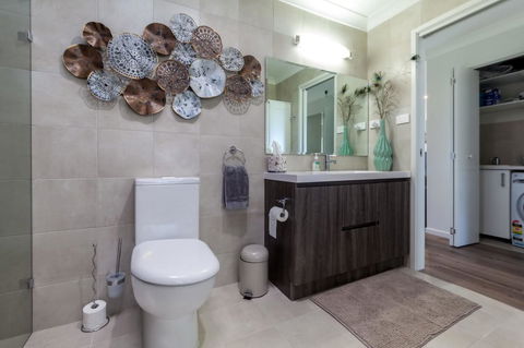 Horizons Retreat & Golf, Villa 133 - Accommodation Main Beach 12