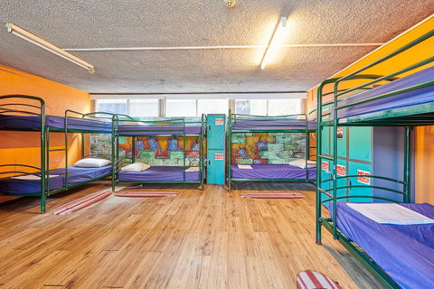 Arts Factory By Nomads - Accommodation Main Beach 20