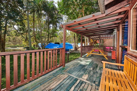 Arts Factory By Nomads - Accommodation Main Beach 10