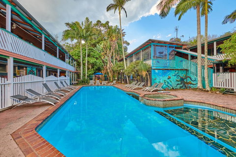 Arts Factory By Nomads - Accommodation Main Beach 1