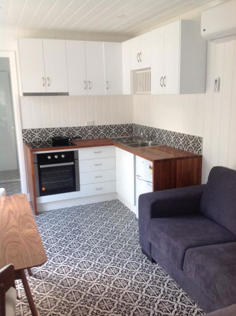 Hideaway Holiday Apartments - Accommodation Main Beach 11