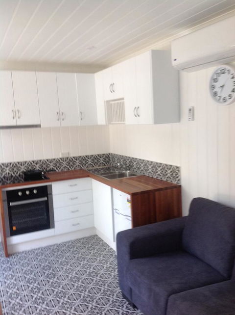Hideaway Holiday Apartments - Accommodation Main Beach 8