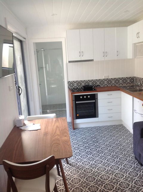 Hideaway Holiday Apartments - Accommodation Main Beach 10