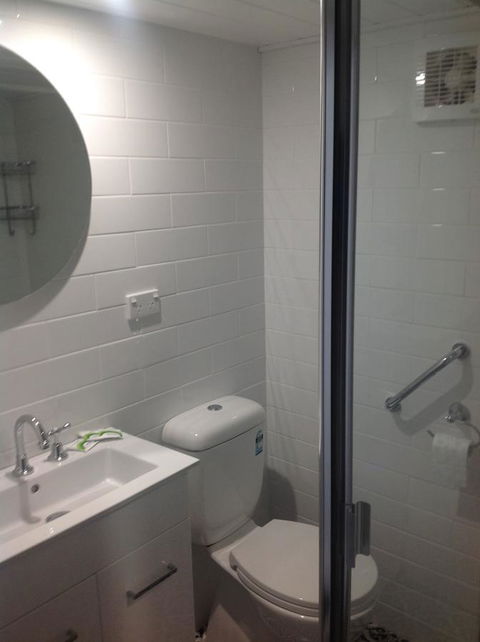 Hideaway Holiday Apartments - Accommodation Main Beach 24