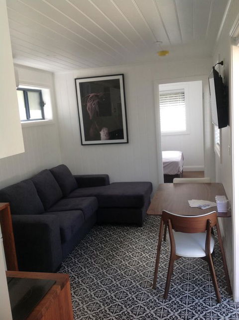 Hideaway Holiday Apartments - Accommodation Main Beach 5