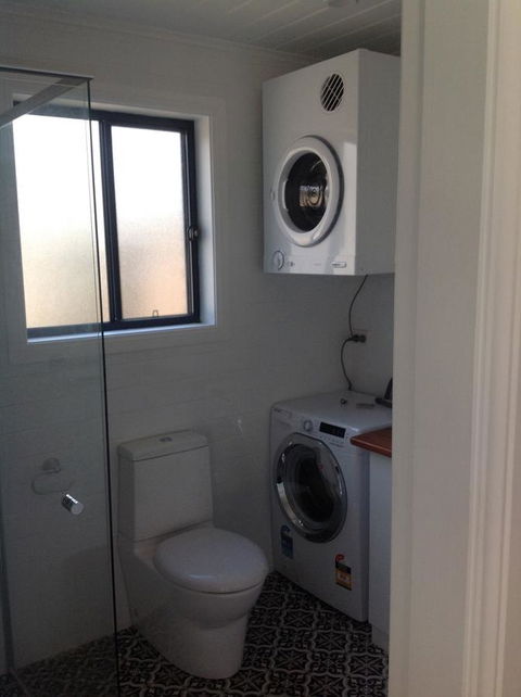 Hideaway Holiday Apartments - Accommodation Main Beach 6