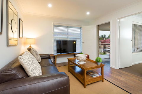 Sleeping In Style - Central & Sophisticated - Accommodation Main Beach 5
