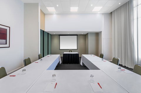 Adina Apartment Hotel Sydney Central - Accommodation Main Beach 13