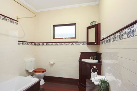 Allegra Cottage Of Leura - Accommodation Main Beach 8