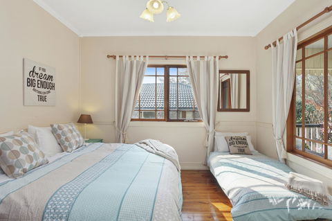 Allegra Cottage Of Leura - Accommodation Main Beach 7