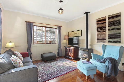 Allegra Cottage Of Leura - Accommodation Main Beach 3