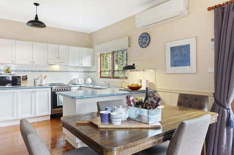 Allegra Cottage Of Leura - Accommodation Main Beach 1