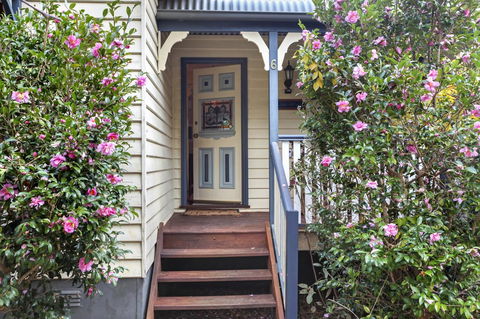 Allegra Cottage Of Leura - Accommodation Main Beach 9