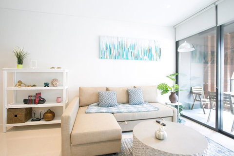 Newly Settled Three Bedrooms Apartment In CBD - Accommodation Main Beach 6
