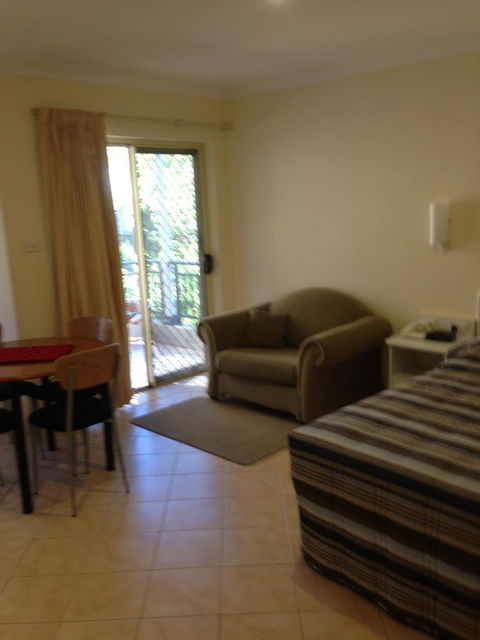 Bel Mondo Apartments - Accommodation Main Beach 9