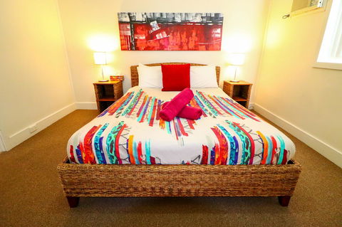 Interlude At Belmont - Accommodation Main Beach 4