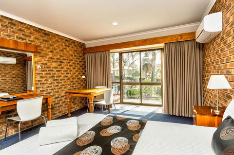 Hume Country Motor Inn - Accommodation Main Beach 4