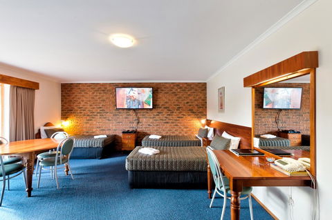 Hume Country Motor Inn - Accommodation Main Beach 32