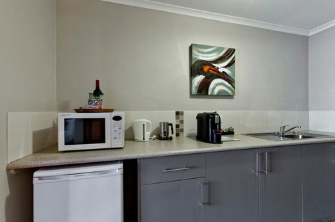 Hume Country Motor Inn - Accommodation Main Beach 37