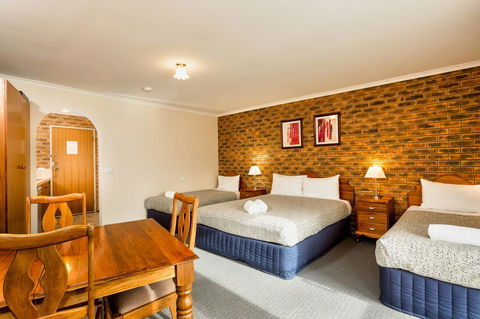 Hume Country Motor Inn - Accommodation Main Beach 5